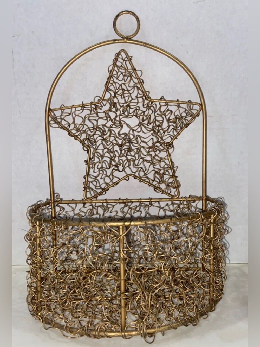 Decorative Wire Star Hanging Baskets - Gold Tone